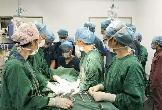 胎儿足月,却迟迟不破羊水,过来人快支招,在线等