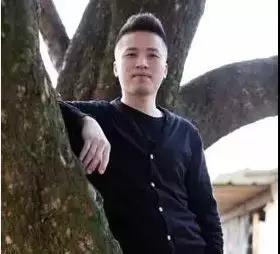 钃濈弨闆曞埢澶у笀,澶у笀闆曞埢澶氱背灏煎姞钃濈弨