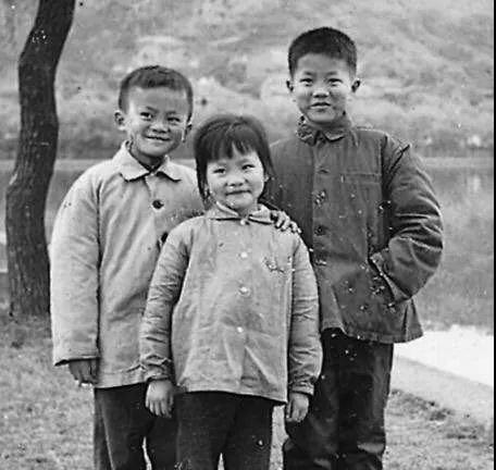 罕见的李嘉诚、20岁的屠呦呦、没长高的姚明，这是最珍贵的照片