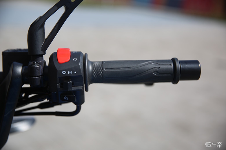 新感觉250单缸极速测试,新感觉250百公里加速实测