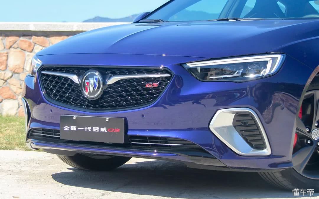 老美发飙了,这货260马力只卖23万,宝马3系都不敢惹它