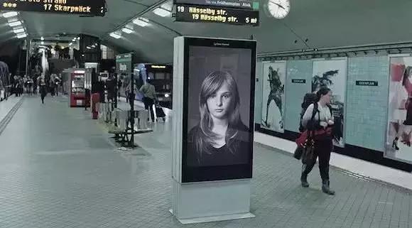 各地地铁魔性广告,脑洞大开的广告根本猜不出