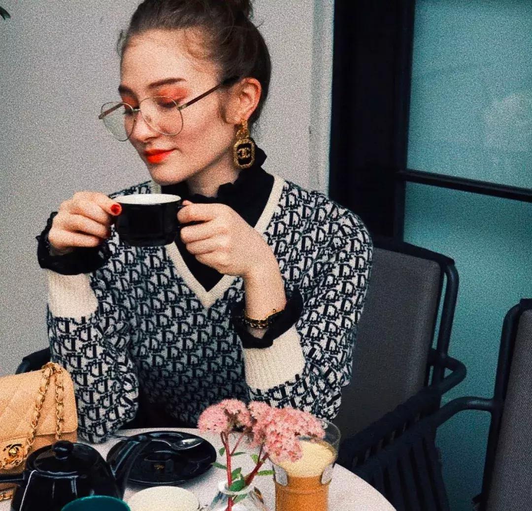 什么方法可以淘到大牌小样,loewe和celine草编包哪个好