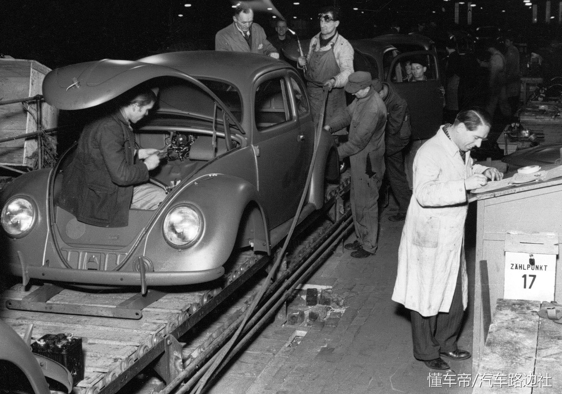 大众甲壳虫见证历史的一款车型,大众最后一批甲壳虫汽车