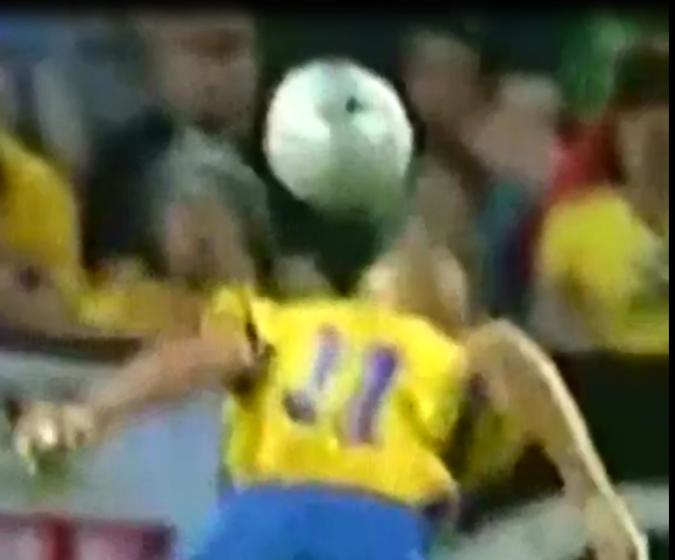 蝎子摆尾凌空抽射倒挂金钩,倒挂金钩凌空抽射大空翼