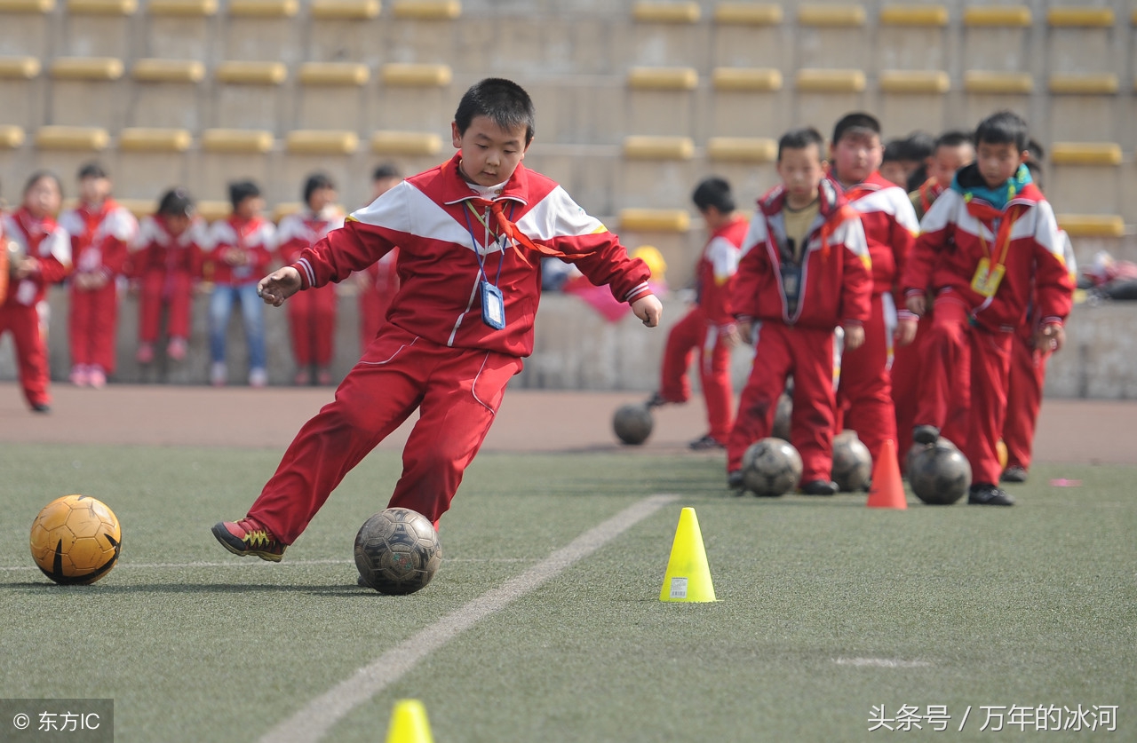 扯掉光鲜外衣的中国足球需要裸奔，这样才能更健康……