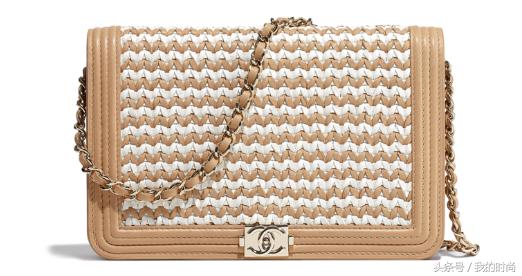 ChanelClutchwithChain最新款千万要慎入呀，看了就想买！