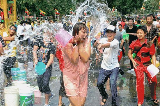 泰国泼水节游玩穿搭,泰国泼水节游玩的最全攻略