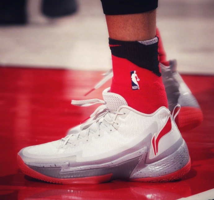 3月24日球鞋精选库里首次上脚五代低帮版球鞋登场