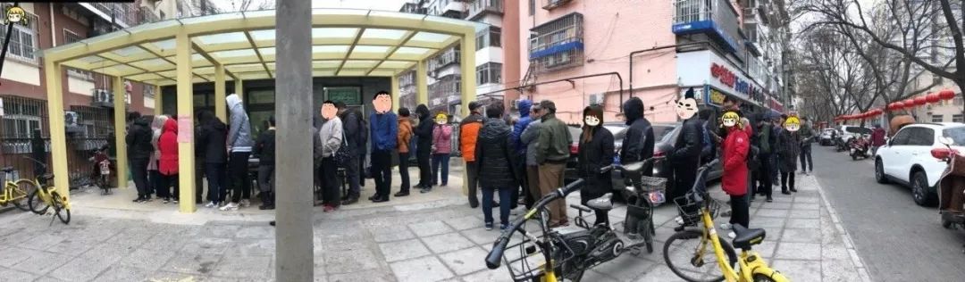 这么low的店，竟然这么多人抢着去吃