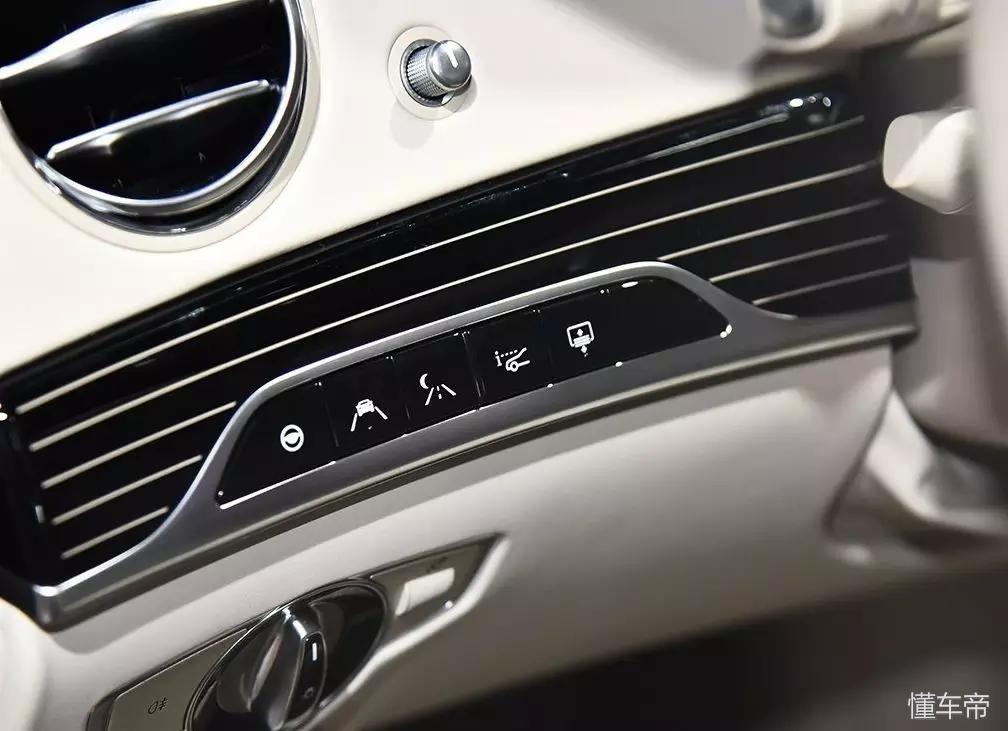 迈巴赫s560顶级版,迈巴赫s560多少钱一辆