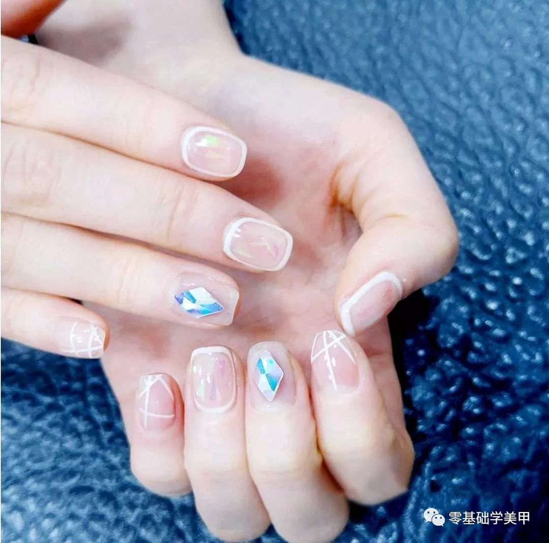 甲面过宽不贴甲片怎么美甲,甲面小的人适合什么形状的美甲