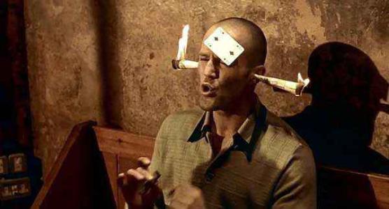 两杆大烟枪搞笑解说,两杆大烟枪抽烟片段