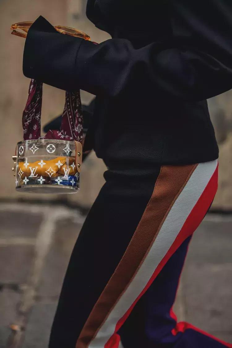 lv箱包其实没有稀缺性,lv箱包展示视频