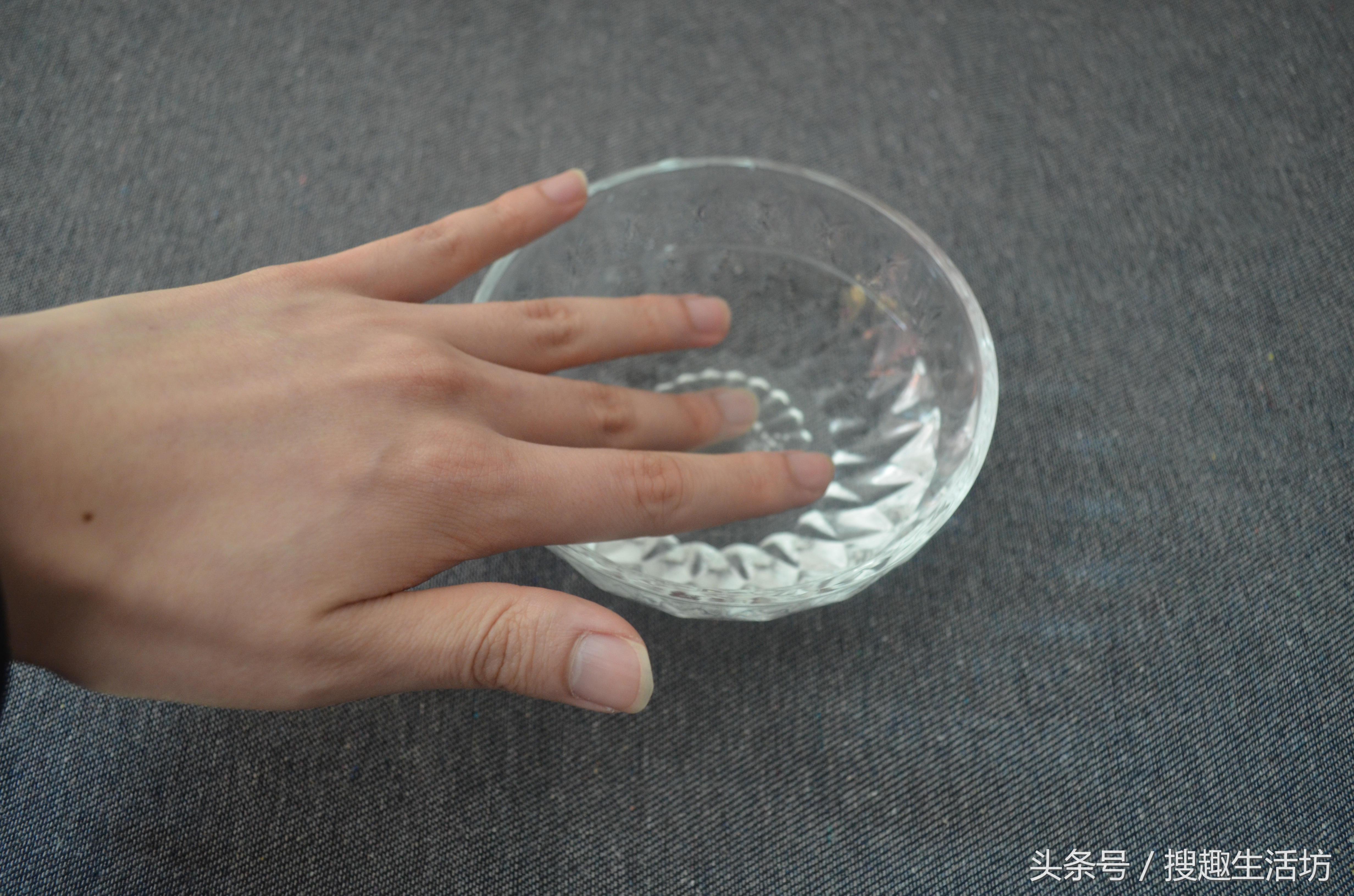 手被刺扎了要如何把刺给取出来,手指被刺扎到能用热水泡吗