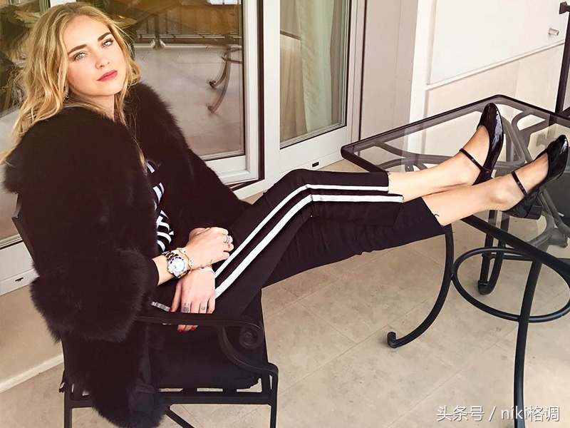 有哪些减龄的运动风穿搭,如何让运动风穿搭穿出高级感