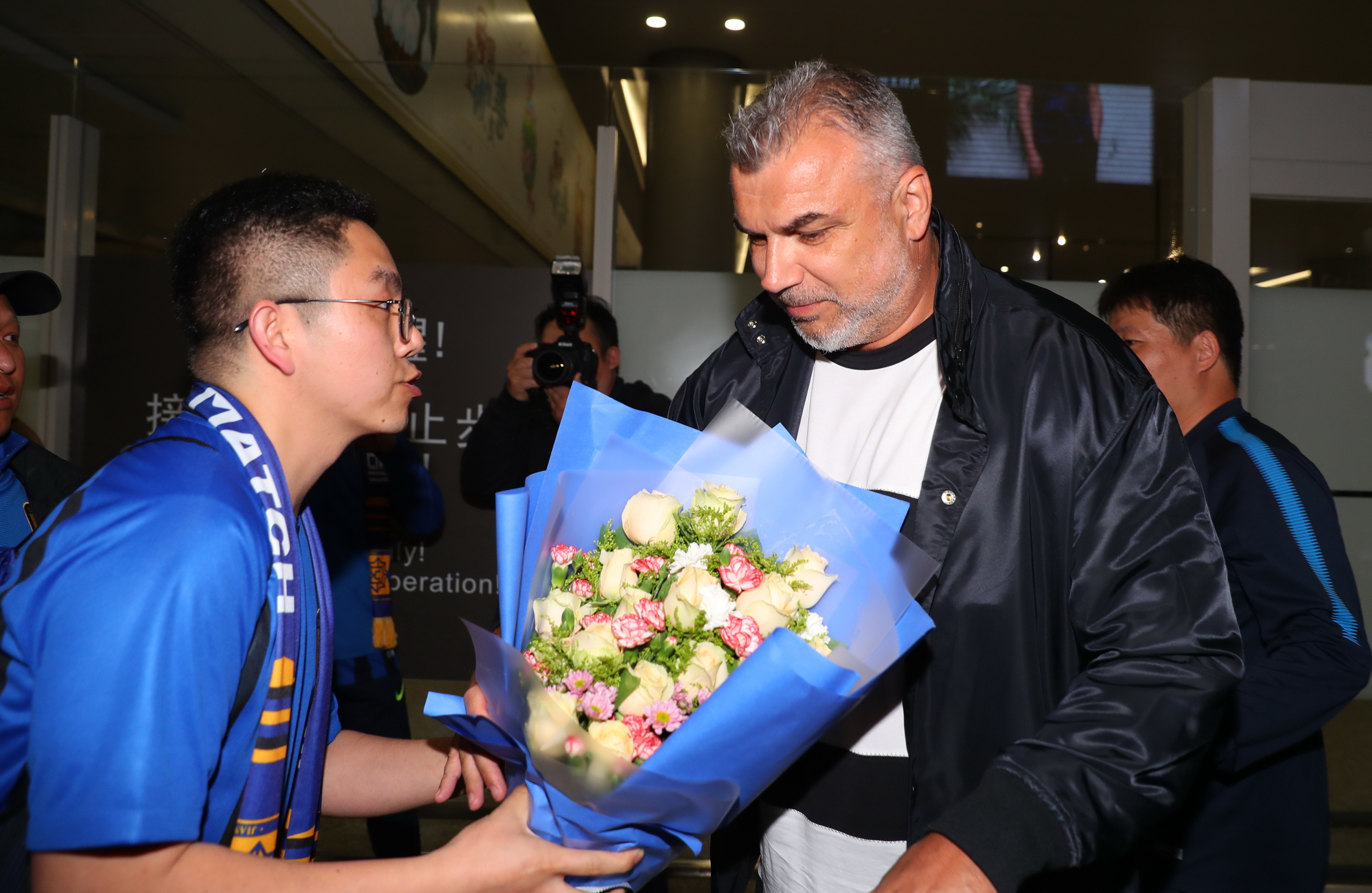 苏宁队主教练奥拉罗尤去哪里了,江苏苏宁奥拉罗尤第一场比赛