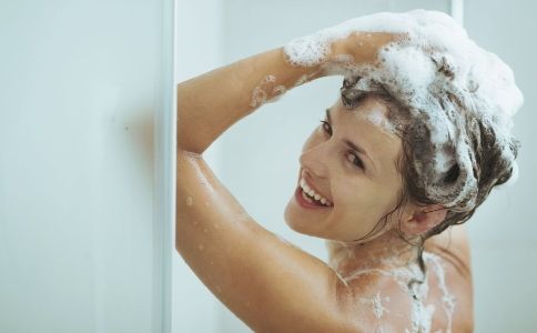 经期不洗澡科学吗,经期不能洗澡洗头是真的吗