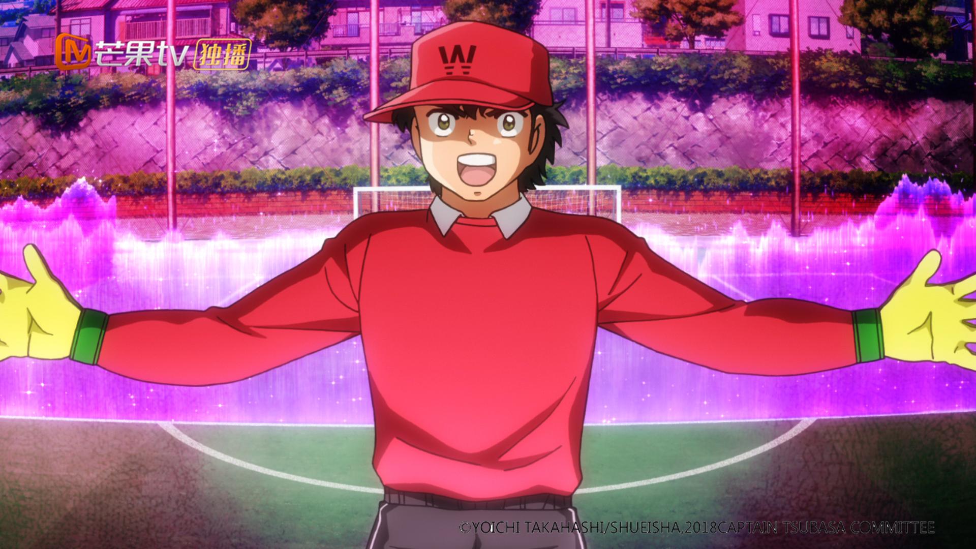 足球场上队员的暖心时刻,希望足球小将们团结奋进再创佳绩