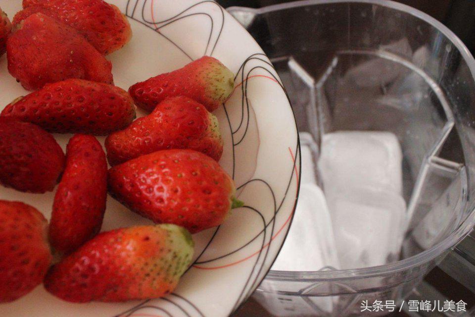 夏日自制冷饮沙冰,如何自制真正的水果冰沙