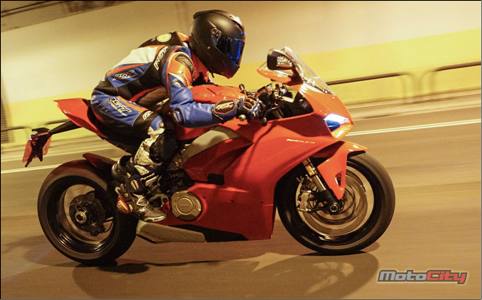 杜卡迪panigalev4新款座高区别,杜卡迪panigalev4speciale限量版