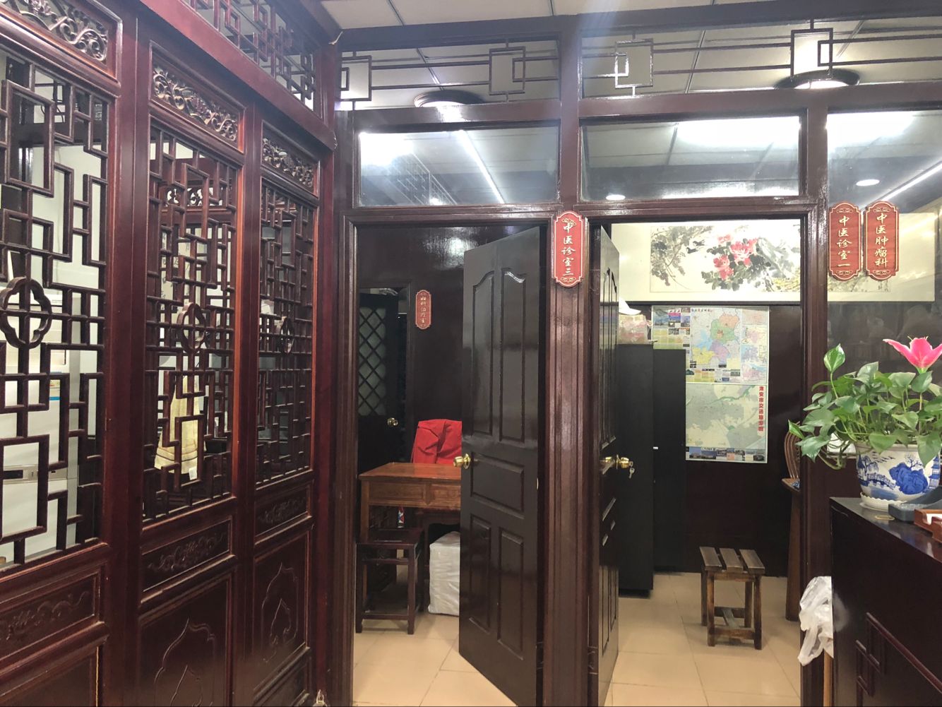 怀孕两个月吐得胃疼怎么办,怀孕两月吐到出血