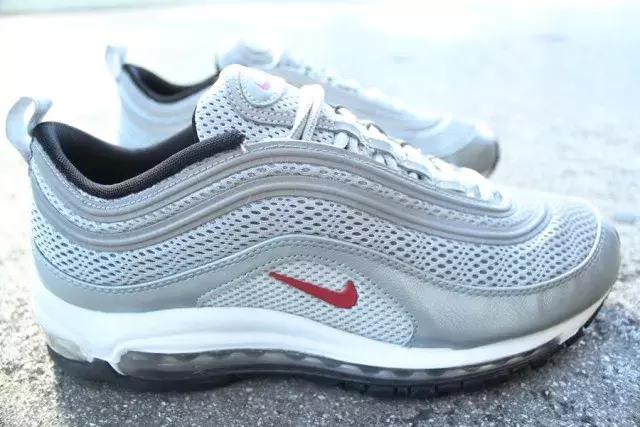 劲话论第四期丨成都sneaker都表白的耐克新鞋，自带增高效果？