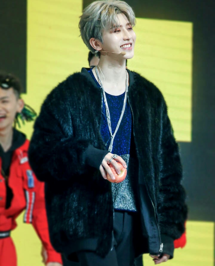 偶像练习生蔡徐坤张艺兴评价打分,偶像练习生蔡徐坤张艺兴点评