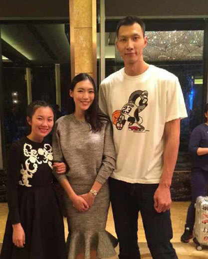 荆灵个人资料易建联,荆灵与易建联