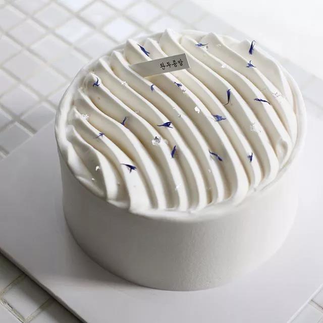 八齿裱花嘴奶油蛋糕简单造型,小孩子奶油蛋糕造型简单