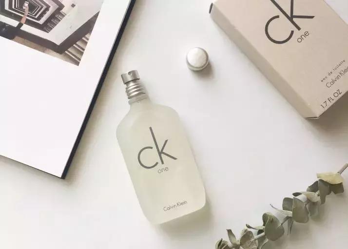 闻香识女人中提到的香水品牌,迪奥香水广告闻香识女人