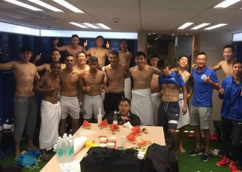 职业足球队沉浸式更衣室,足球运动员的更衣室