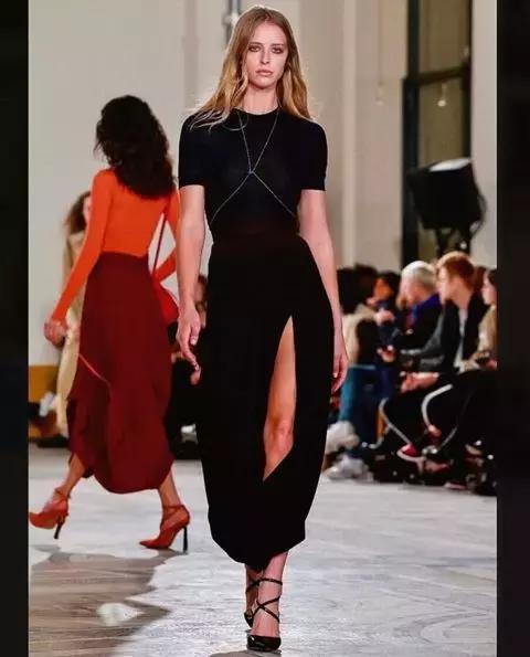 贾斯汀比伯前任赛琳娜,傻脸娜和贾斯汀比伯以前在一起