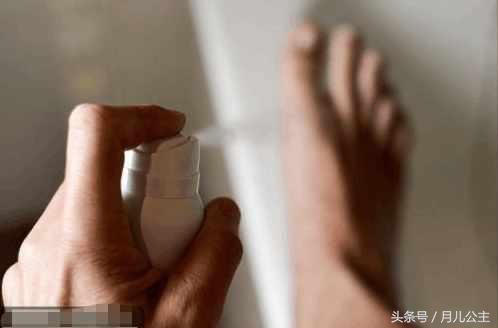 为什么女生穿丝袜脚容易出汗,女生脚穿袜子出汗是怎么回事