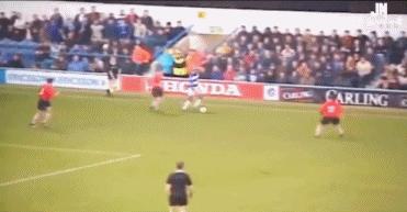 外媒评c罗超远吊射神仙球,c罗惊世倒钩足球小将