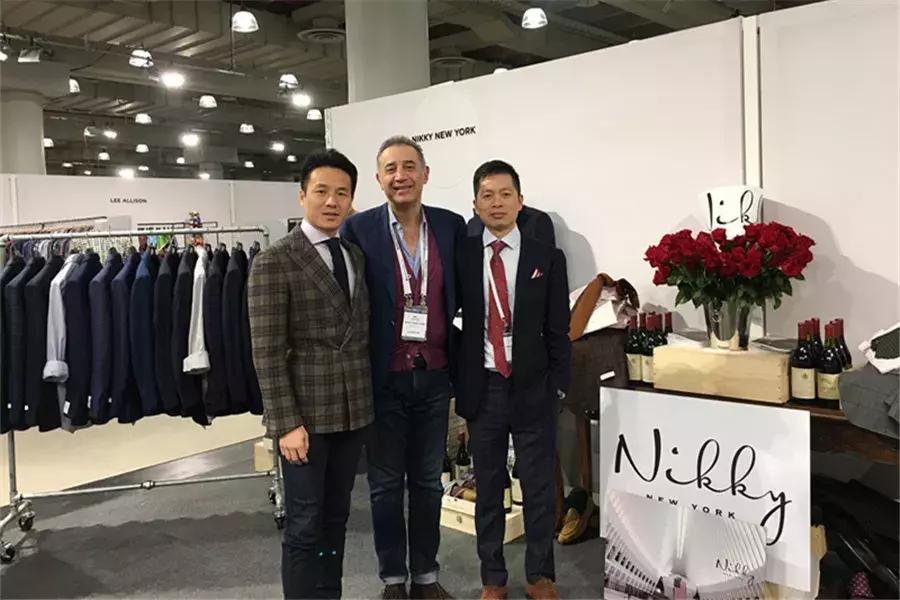 保时捷让人着迷,西装革履保时捷