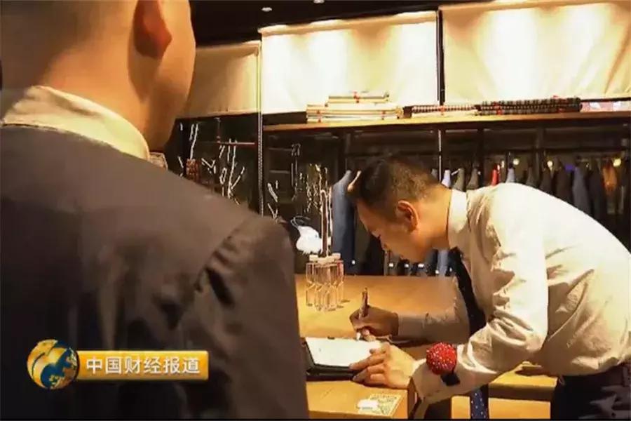 保时捷让人着迷,西装革履保时捷