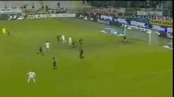 外媒评c罗超远吊射神仙球,c罗惊世倒钩足球小将