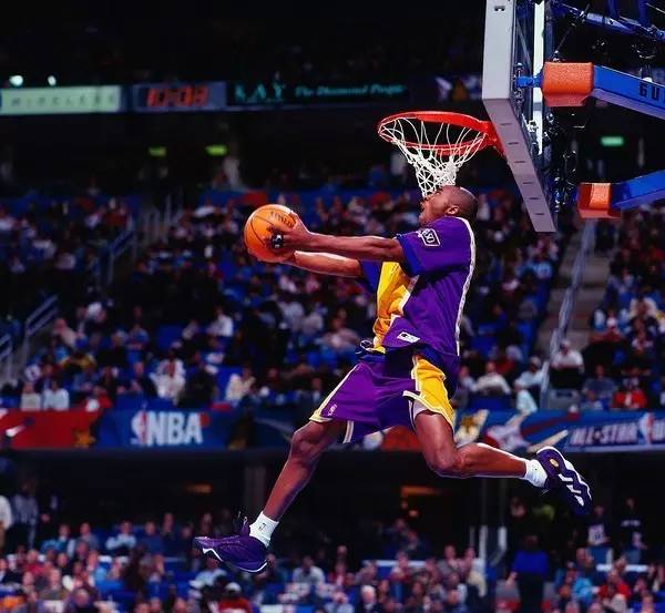 回忆篇从青涩到成熟记忆里的黑曼巴 ----科比战靴系列