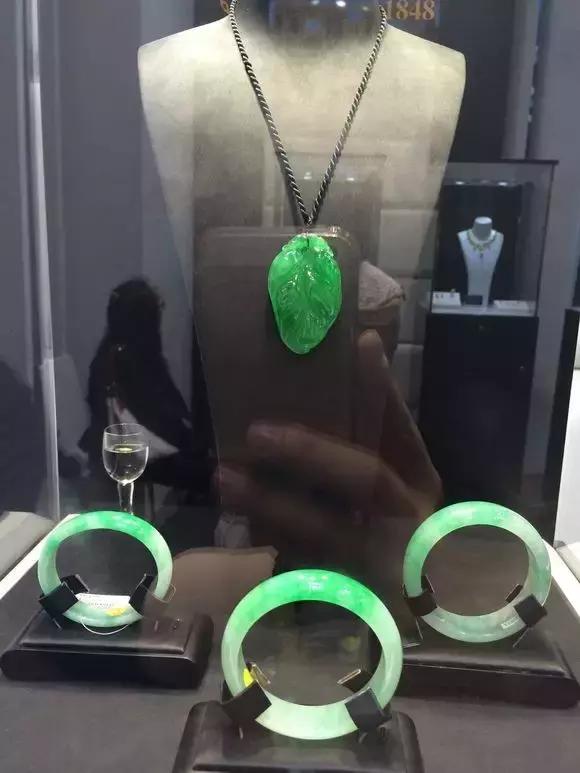 最美的翡翠玉手镯,最美玉手镯各种款式