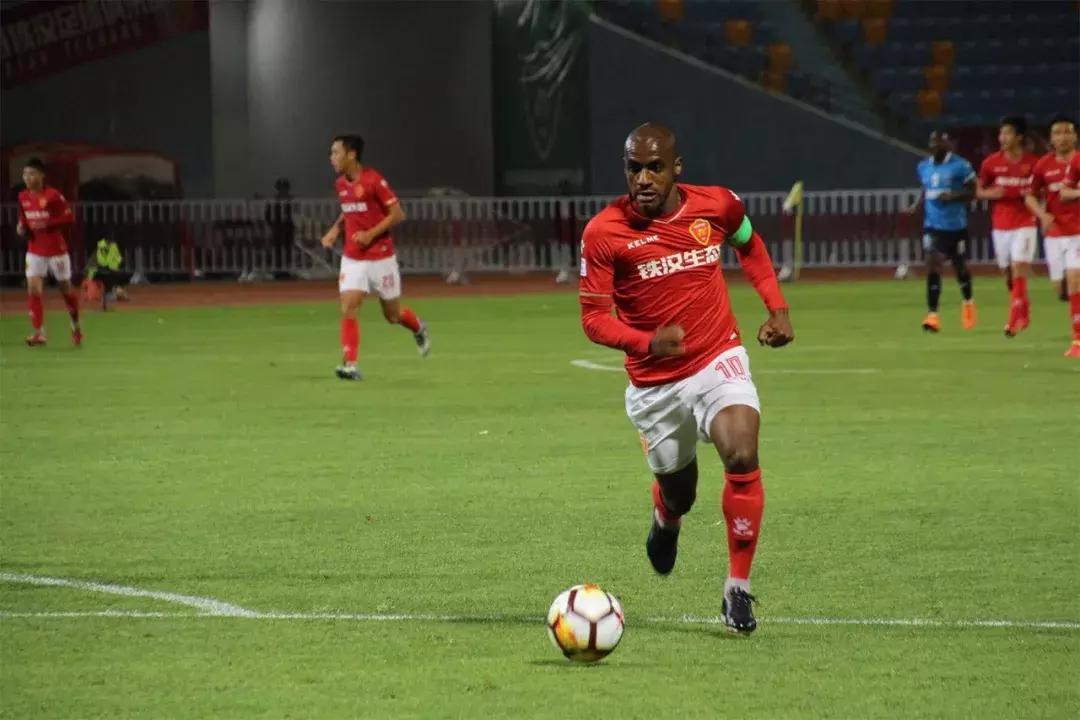 野牛阿洛伊西奥退役了吗,梅县铁汉阿洛伊西奥