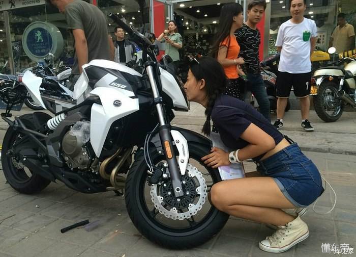 春风250sr和春风650nk,春风650nk一公里油耗多少钱