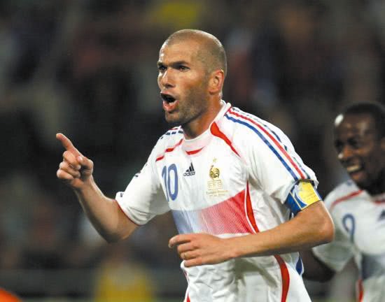 齐达内的历史地位被高估,齐达内对皇马的意义