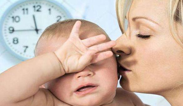 宝宝受惊发烧和生病发烧的区别,宝宝突然哭闹不止发烧了