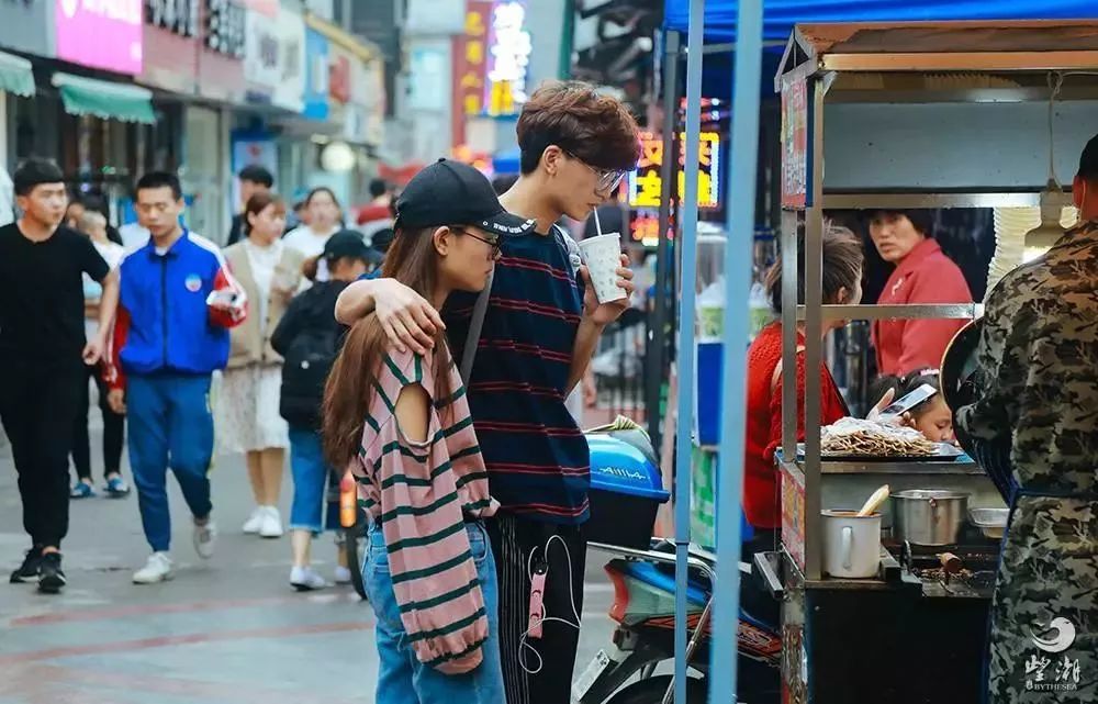 宁波大学这条美食街，承包了千万学子的胃！那里有你的青春吗？