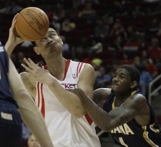 姚明动人瞬间,姚明篮球场上搞笑瞬间