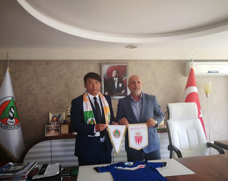 李伯清足球水平,李伯清欧洲杯