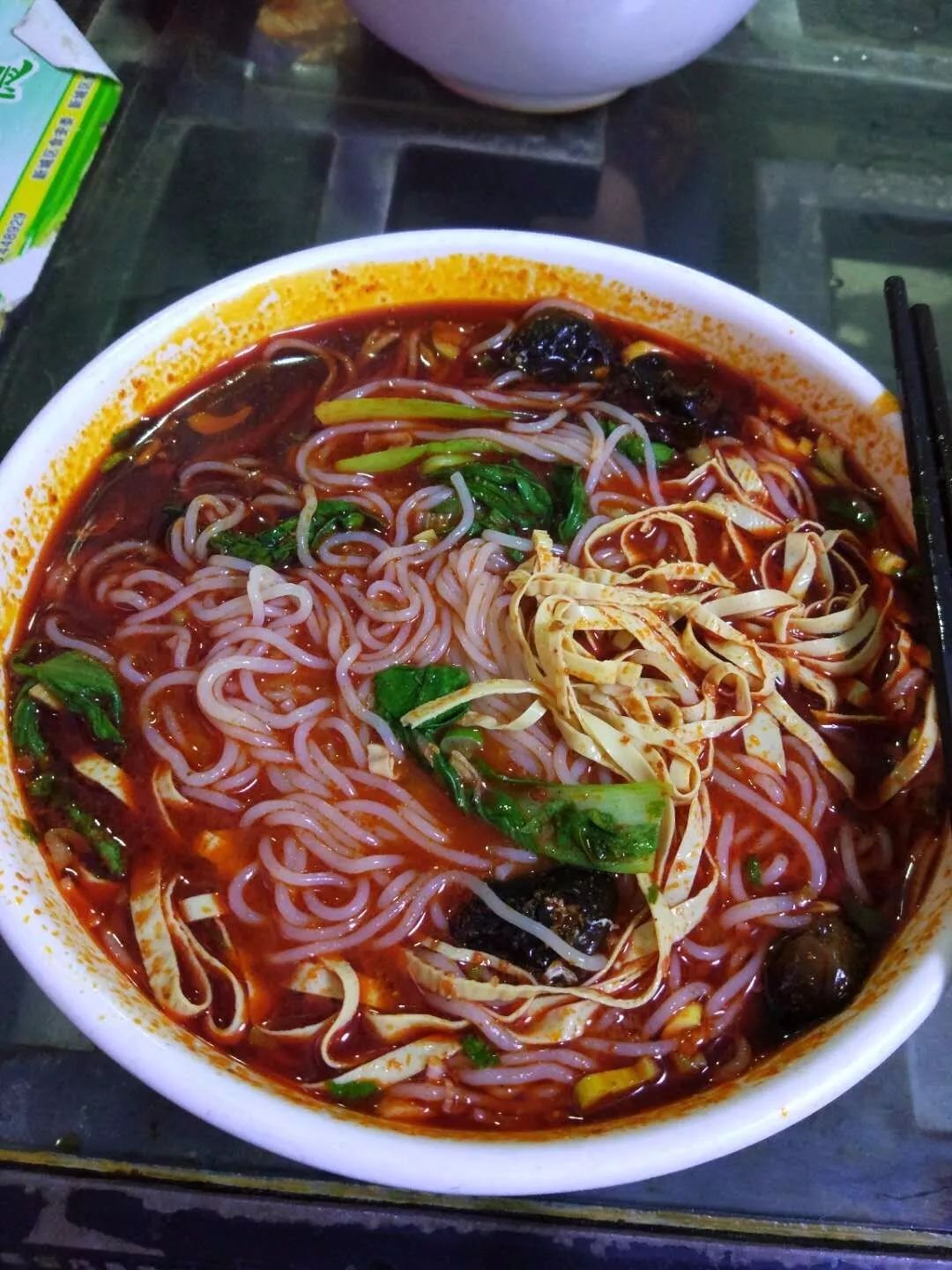 西安旅游必去景点推荐回民街,回民街好吃的小馆