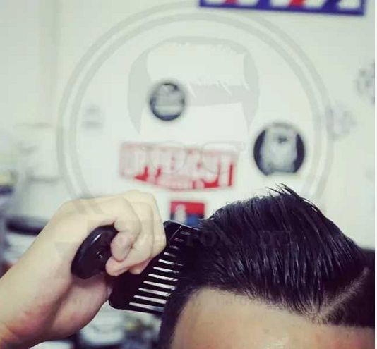 如何整理一个干净整洁的油头？油头梳得好，把妹没烦恼