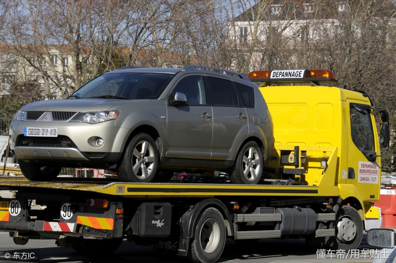 汽车抛锚了是如何上拖车的,车抛锚需要拖车怎么办